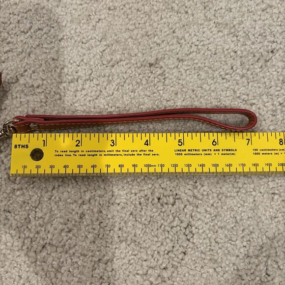 NEW Dooney & Bourke Pebble Grain Leather Wristlet In Brown Zipper Red Inside - Picture 6 of 6